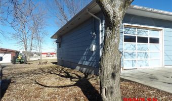 217 W Warren Ave, Garnett, KS 66032