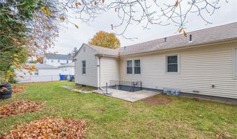 9 Farnum Ave, North Providence, RI 02911