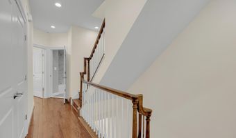 1818 POTOMAC GREENS Dr, Alexandria, VA 22314