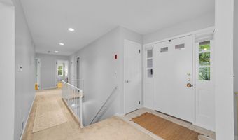 14 Harbor View Dr, Atlantic Highlands, NJ 07716