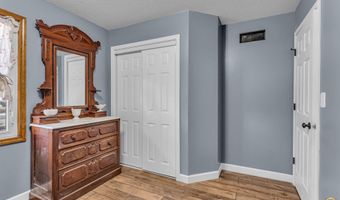 320 Harrison Ct, Auburn, KS 66402