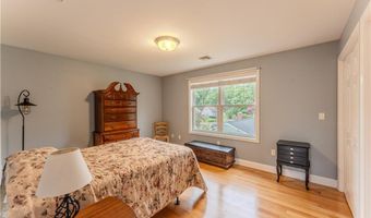 111 Middle St, North Kingstown, RI 02852