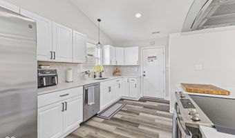 8522 Robin Run Way, Avon, IN 46123