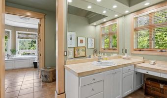 500 Ashland Loop Rd, Ashland, OR 97520