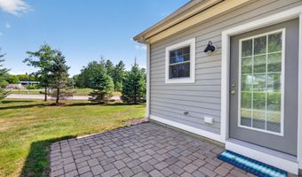 2 Kings Pine Ln, Arundel, ME 04046