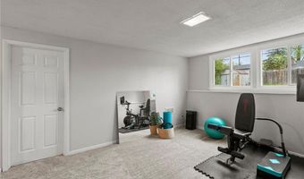 1047 Lowell Dr, Apple Valley, MN 55124