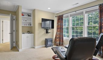 4 Chablis Ct, Bedford, NH 03110