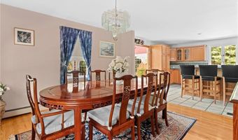 14 Bourget Ct, North Smithfield, RI 02896
