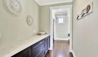 45 Strickland St, Bay Head, NJ 08742