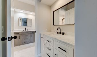 136 Pembroke Rd 9-78, Danbury, CT 06811