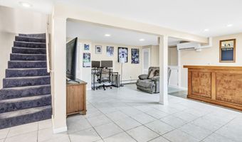 18 Blueberry Pl, Cheshire, CT 06410