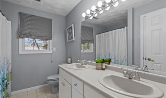 194 Council Rock Rd, Cranston, RI 02921