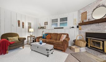 32 Whippoorwill Rd, Bethel, CT 06801