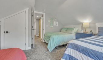 41 Dewey St, Arnolds Park, IA 51331