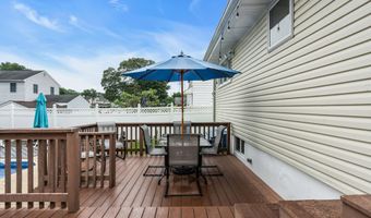 55 Drift Rd, Belford, NJ 07718