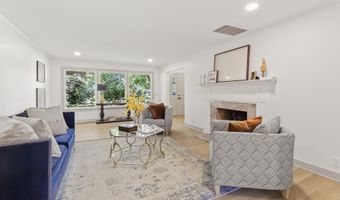 8246 Windcombe Blvd, Indianapolis, IN 46240