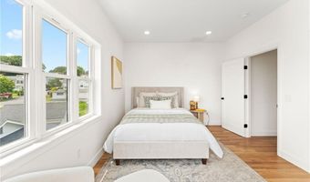 41 Burnett Rd, Warwick, RI 02889
