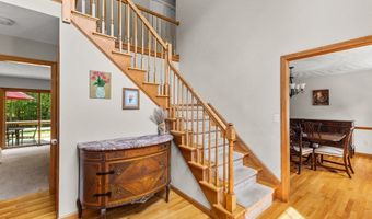 4 Crestwood Dr, Blackstone, MA 01504