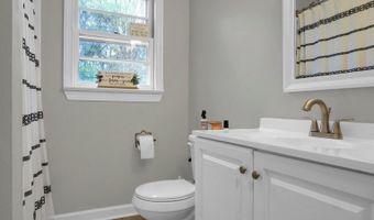 116 Magnolia St, Bonneau, SC 29431