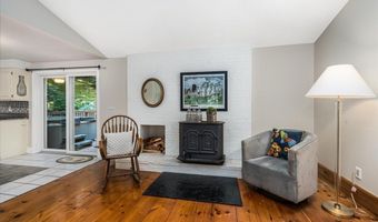 5 Hickory Hill Dr, Londonderry, NH 03053