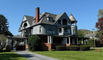 126 Elm St, Bennington, VT 05201