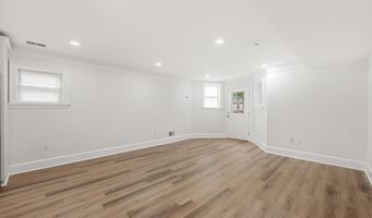 15 SEATON Pl NE 1, Washington, DC 20002