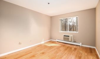 28 Rollingwood Dr 28, Brookfield, CT 06804
