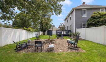 6 LARKSPUR Rd, Warwick, RI 02886