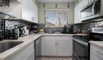 71 Kennedy Dr 71, Bridgeport, CT 06606