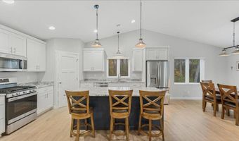 423 Old Glory Dr NE, Alexandria, MN 56308