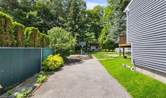 26 Rachela St, Johnston, RI 02919