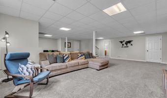 5049 Birdie Ln, Ann Arbor, MI 48103
