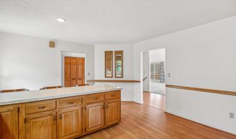 80 SPRING VALLEY Ln, Berkeley Springs, WV 25411