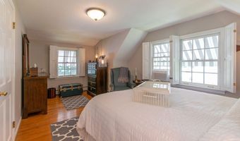 92 Forest Rd, Agawam, MA 01001