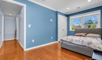 3 N Smith St N, Avenel, NJ 07001