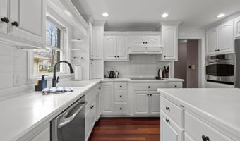 140 RIVER Dr, Appleton, WI 54915