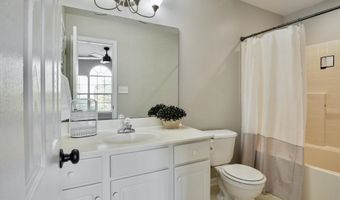 608 TREYMOOR LAKE Cir, Alabaster, AL 35007