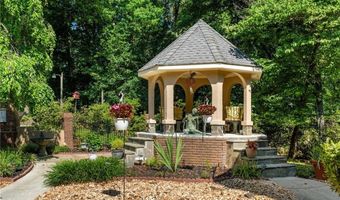 15470 Alpha Woods Dr, Alpharetta, GA 30004