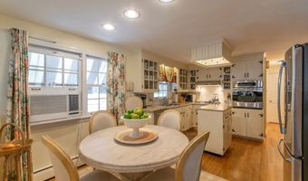 92 Forest Rd, Agawam, MA 01001