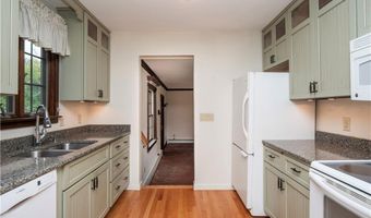 12 Overlook Rd, Narragansett, RI 02882