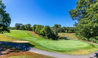 13 Hollyhock Knoll Ct 13, Bourne, MA 02532
