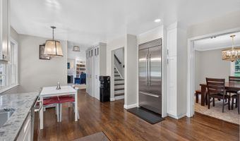 6720 NEWBOLD Dr, Bethesda, MD 20817