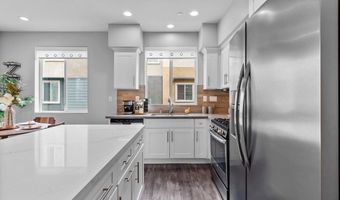 225 Royal Gln 404, Escondido, CA 92025