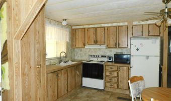 42770 Winema Dr, Bouse, AZ 85325