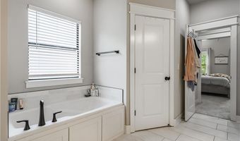 16 Hawthorn Ln, Bella Vista, AR 72715