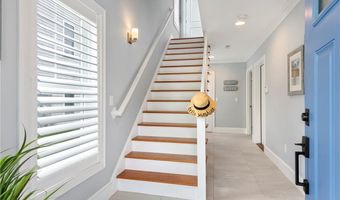 100 Algonquin Rd 13, Narragansett, RI 02882
