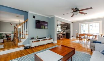 50 Searle Ave, Cranston, RI 02920
