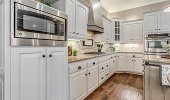 330 Parkhill Ln, Bartlesville, OK 74006