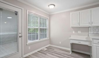 1027 Regency Dr, Acworth, GA 30102