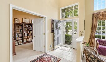 8 Meadowbrook Aly, Barnegat, NJ 08005
